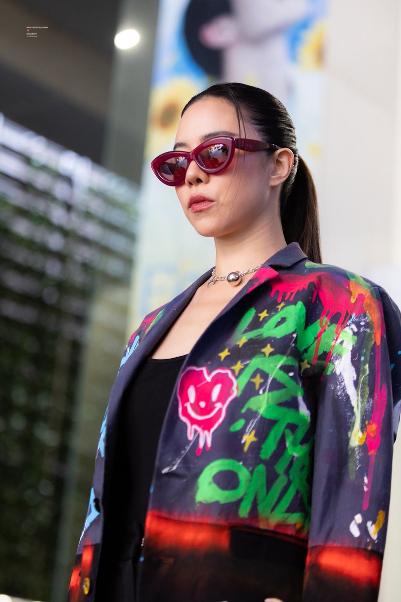 Kunkarn's tweet image. ฉันปวดเข่าก็เลยนั่งถ่ายแบบเสยๆไปเลย 5555555555 #crishorwang