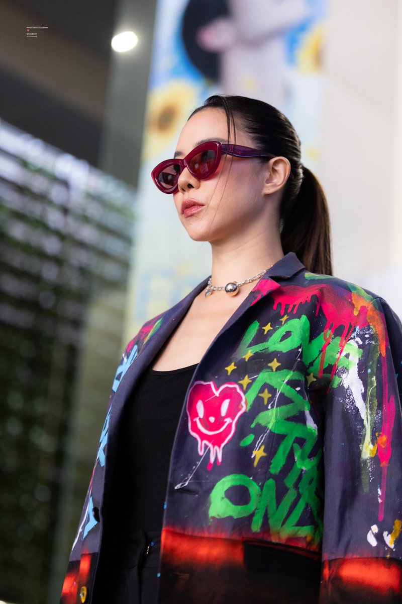 Kunkarn's tweet image. ฉันปวดเข่าก็เลยนั่งถ่ายแบบเสยๆไปเลย 5555555555 #crishorwang