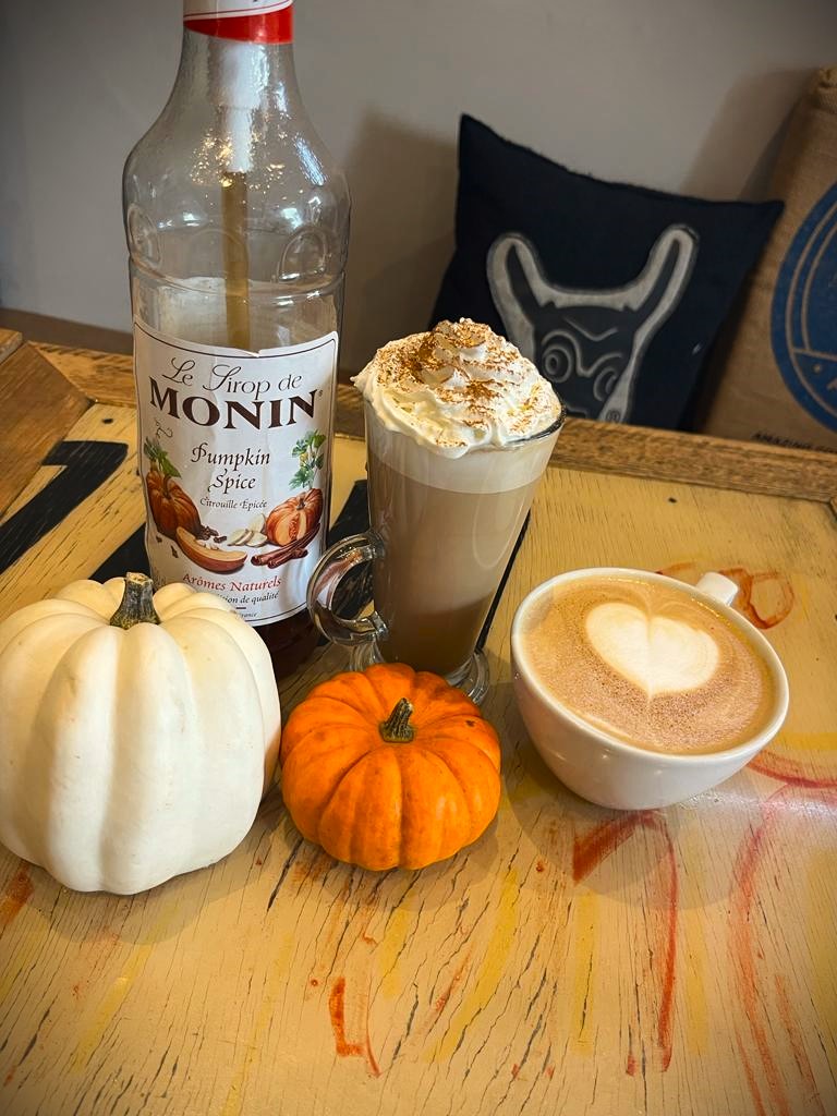 What a warm-fuzzy way to warm up on this misty Monday ☕

Pumpkin Spice latte!  #autumnvibes

Spice up your week - pop in for yours! It's waiting :)
#mondaymotivation #mondaymood #pumpkinspice #latte #coffee #autumn #coffeeshop #cafe #mirfield #yorkshire
