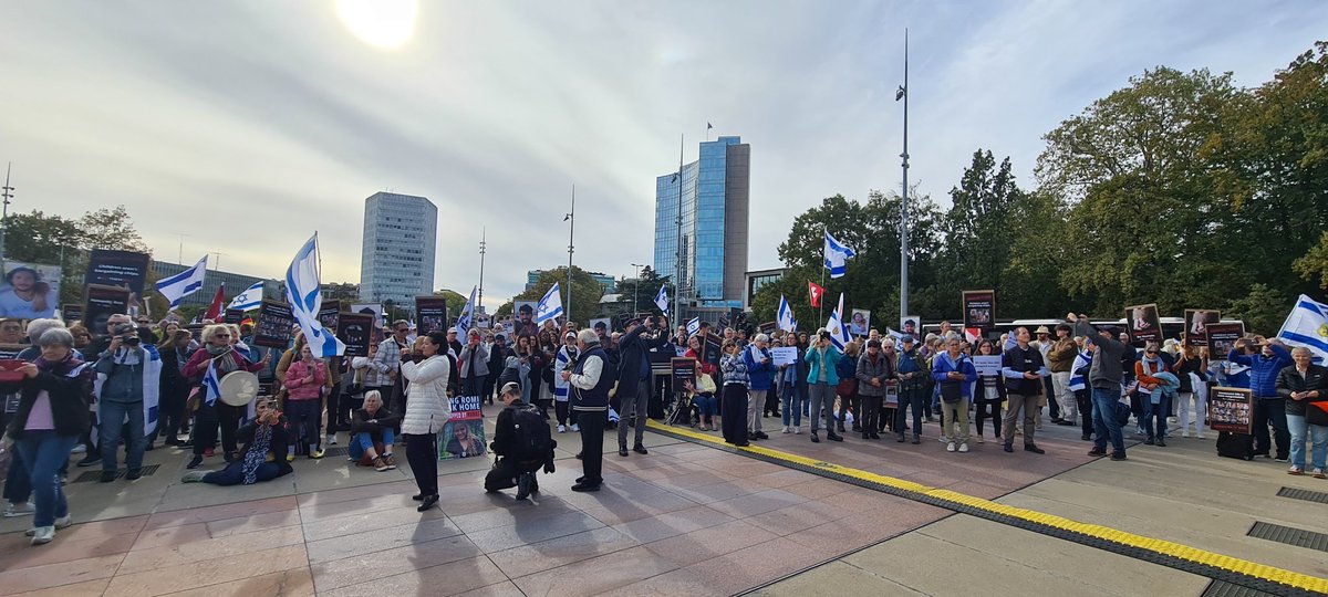 acdisrael's tweet photo. CE DIMANCHE 22.10.2023 À GENÈVE

Rencontre afin de parler pour que soient ibérés les otages, que les familles victimes trouvent consolations,soient entendues et entourrées ... 

Place des Nations 
Face à l'ONU et la Croix-Rouge 

Avec @ARISEforIsrael
#SetThemFree #bringthemhome https://t.co/GmMwZmrYGS