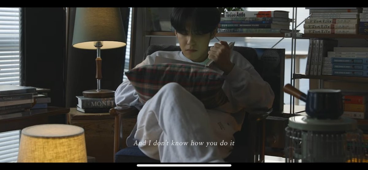 진짜 하루하루 꼬박꼬박 바쁘게살다보니 어느덧 마이데이된지 300일이 되었고
성진이전역,도운이 전역,영케이전역
그리고 너무 많이 남은거 같았던 원필이 전역일도 35일 밖에 안남았고
어느덧 이제 원필이의 마지막 커버곡이 나왔다 
싯팔 이제 곧 완전체다. 
이제 저축시작한다