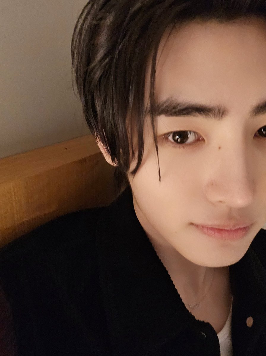 enhypenweverse's tweet photo. [ #성훈’s Post ] 231023

#SUNGHOON: North America's tour has ended today with Chicago as the last [stop], thanks to ENGENEs it was a very happy and fun time 
Every city's stage felt new and I can't put into words the happiness that ENGENEs have given us
Thank you for running along with us for a long time!!
We will be back soon!!🇺🇸🇺🇸
Love you ENGENE❤️❤️

@ENHYPEN_members @ENHYPEN #ENHYPEN #엔하이픈