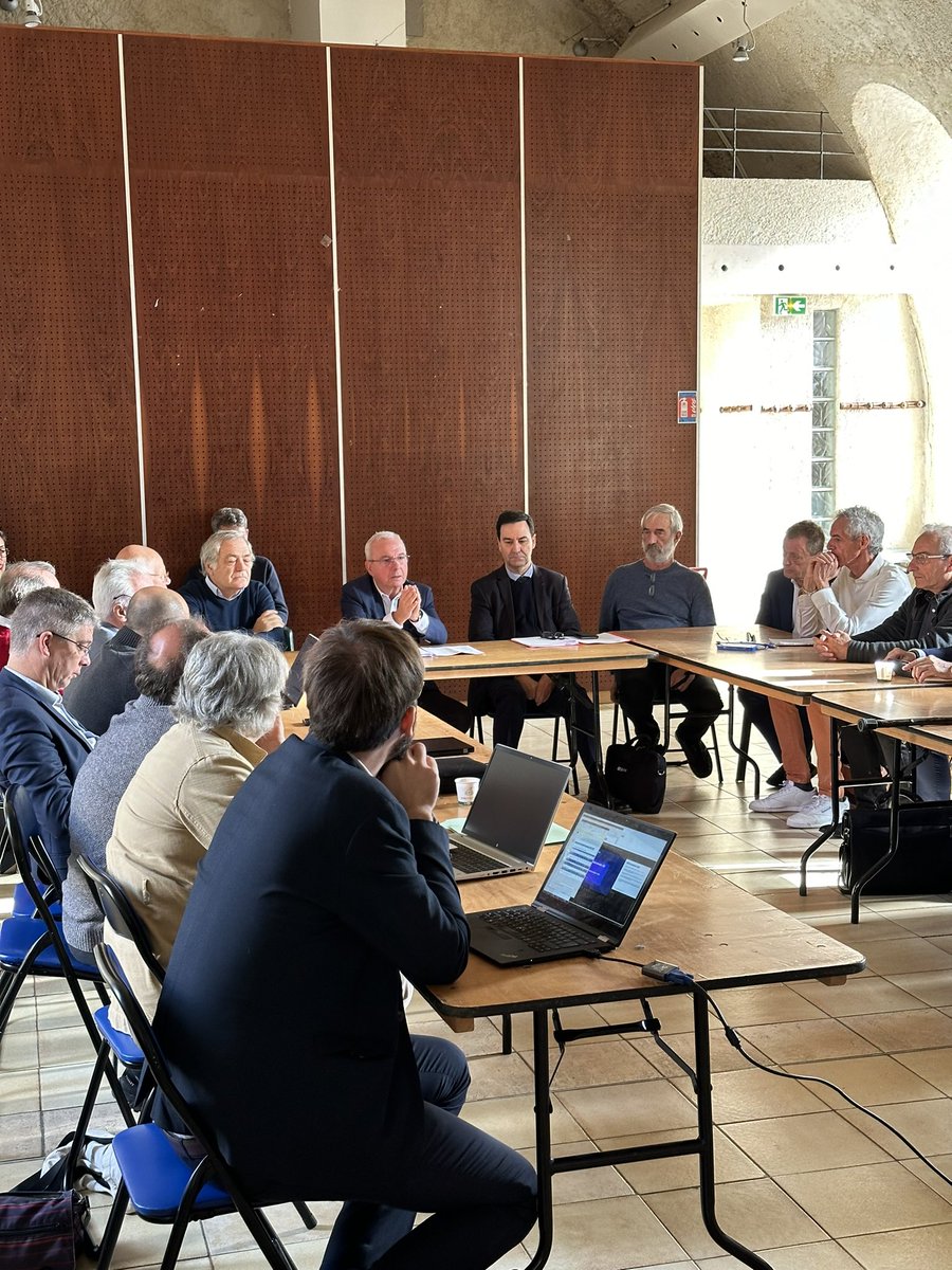 JeanLeonetti's tweet image. Merci à Dominique Trabaud, de nous accueillir aujourd’hui  à #Coursegoules pour la réunion  des maires du haut pays de la @CASAOfficiel .
Notre territoire, entre mer et montagne a une identité forte avec un axe nord/sud spécifique. 
En préservant un dialogue constructif, en…