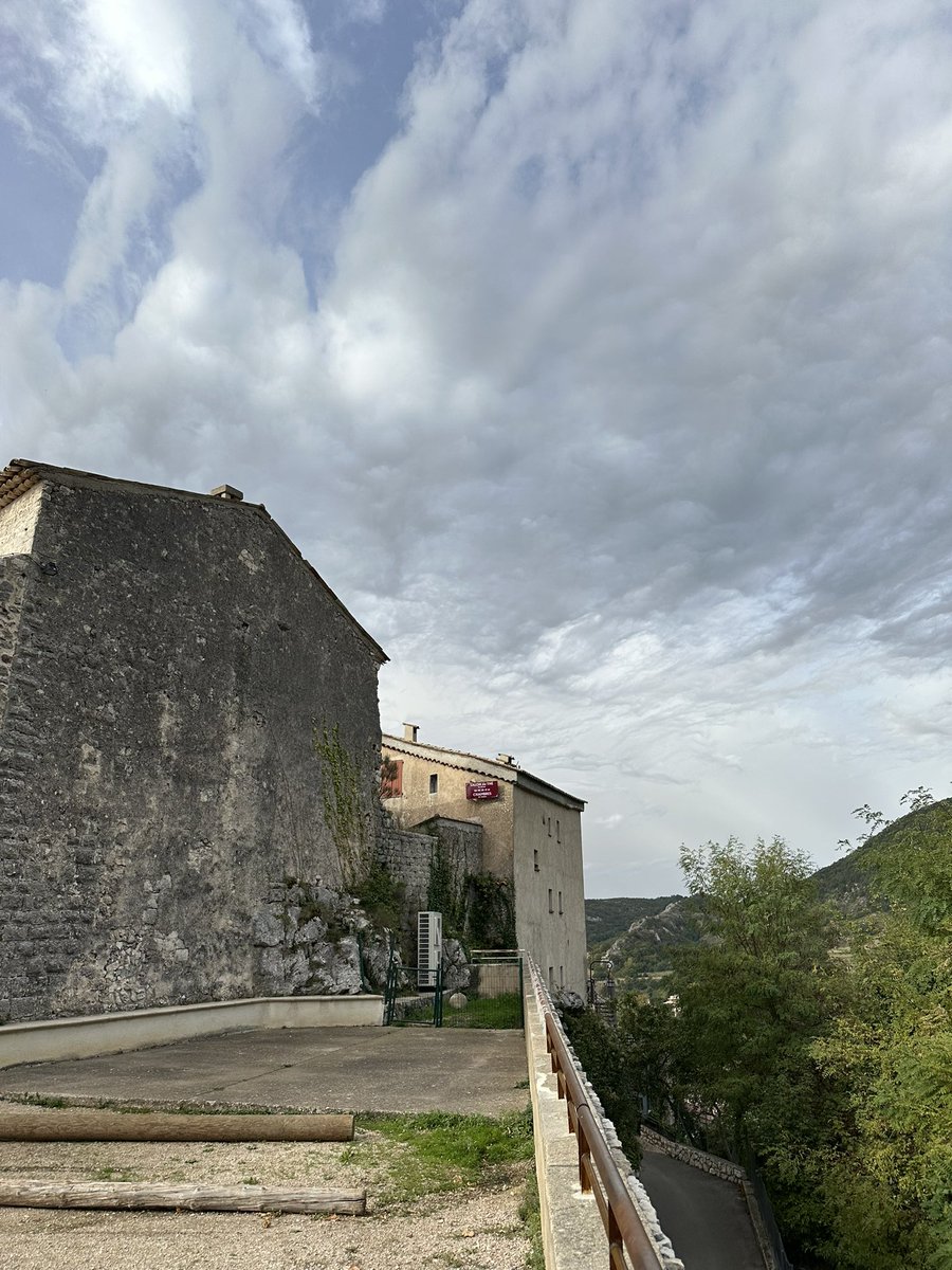 JeanLeonetti's tweet image. Merci à Dominique Trabaud, de nous accueillir aujourd’hui  à #Coursegoules pour la réunion  des maires du haut pays de la @CASAOfficiel .
Notre territoire, entre mer et montagne a une identité forte avec un axe nord/sud spécifique. 
En préservant un dialogue constructif, en…