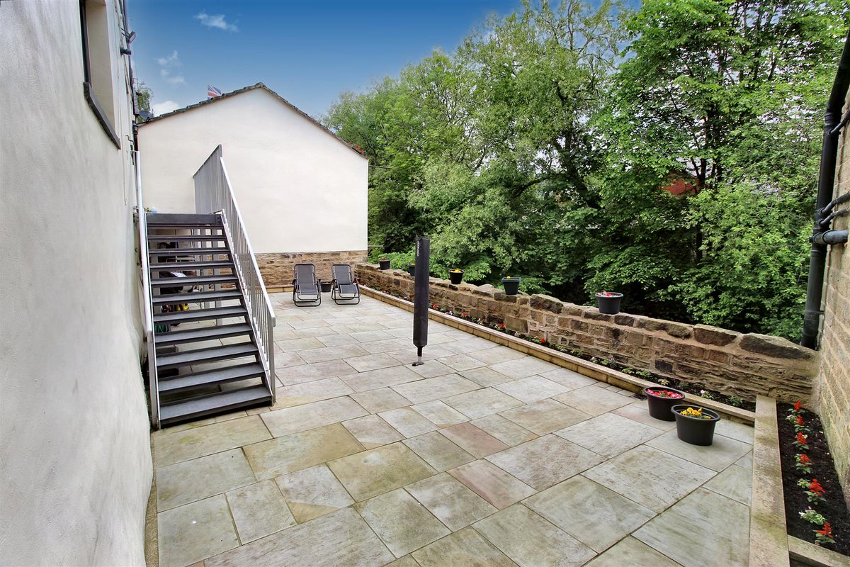 PaisleyProperty's tweet image. **ALMONDBURY BRANCH**

Eastgate, Honley - Offers Over £290,000

FREEHOLD / COUNCIL TAX BAND: D / ENERGY RATING: E

paisleyproperties.co.uk/property/eastg…

Call us ☎️

📞Almondbury: 01484 443922

#PaisleyProperties #EstateAgent #HD9 #Honley #PropertyForSale #FreeValuations #Local