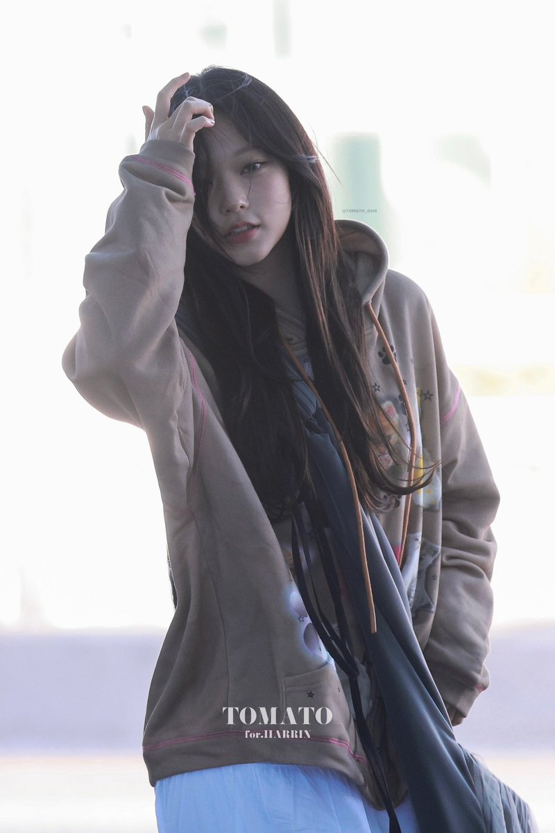 TOMATO_O515's tweet photo. 231021 ICN🛫X😺

@NewJeans_ADOR 
#뉴진스 #NewJeans #해린 #HAERIN https://t.co/MZvIEawt9o