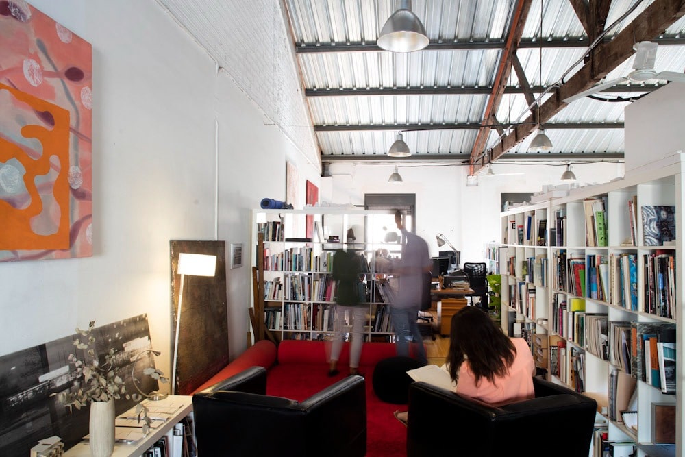 Espacios de trabajos y creación y para todo tipo de profesiones.
Ven para consultar disponibilidad y conocernos :D
Para mas info:
Info@kubikbcn.com
934158740