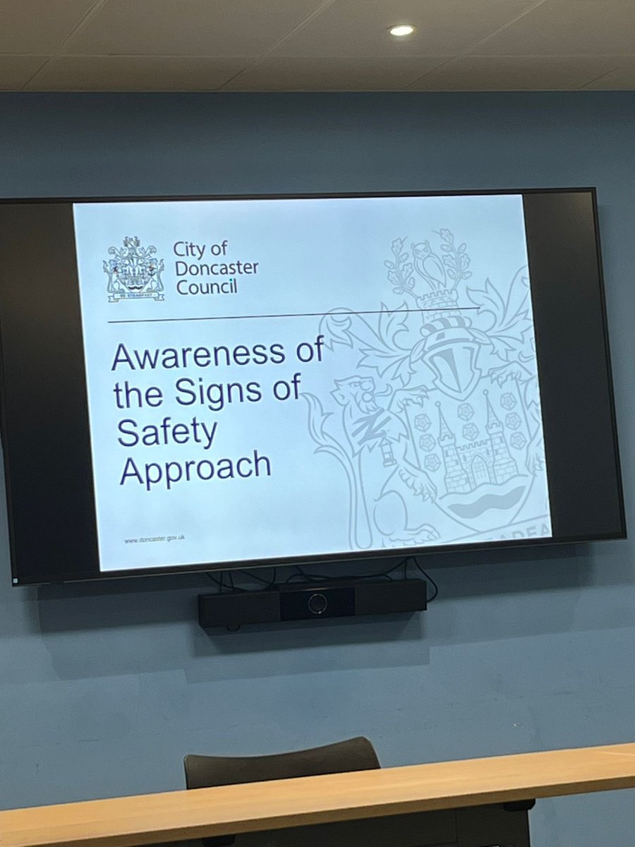 JayneAshby6's tweet image. Monday morning kicks off with #signsofsafety training to inform our decision making and analysis within the @Doncaster_SN
