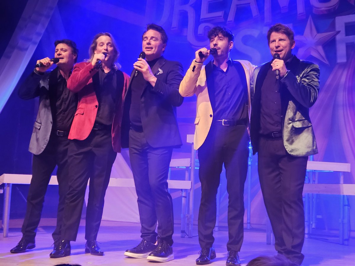 Xandra732's tweet photo. A few more photos from the amazing show at Victoria Hall in Stoke! #dreamcoatstars #johnbarrowman #keithjack @DreamcoatStars @keithjack @JohnBarrowman https://t.co/qgJdnqW7eM