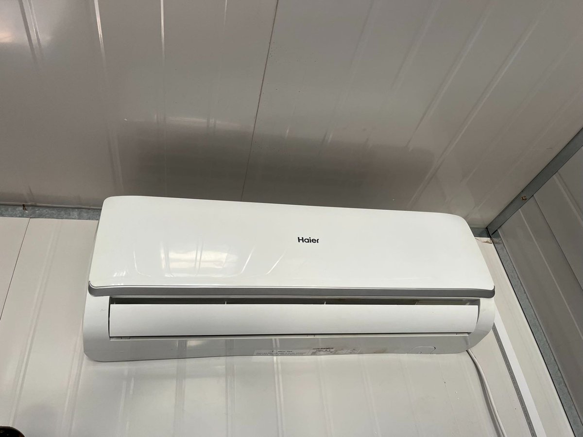 HaierUganda's tweet photo. Haier ACs provide year- round climate control
 Power input(W)-410-2200
Running Current (W)- 2.3-10.2
Refrigerator amount: 1000g-1050g
Air Circulation: 830M^2/h
#WarrantyAssurance
Find us at Jinja road showroom opposite total energies
Call/WhatsApp 0707333334/0707333336 https://t.co/lf0iGkkFrq