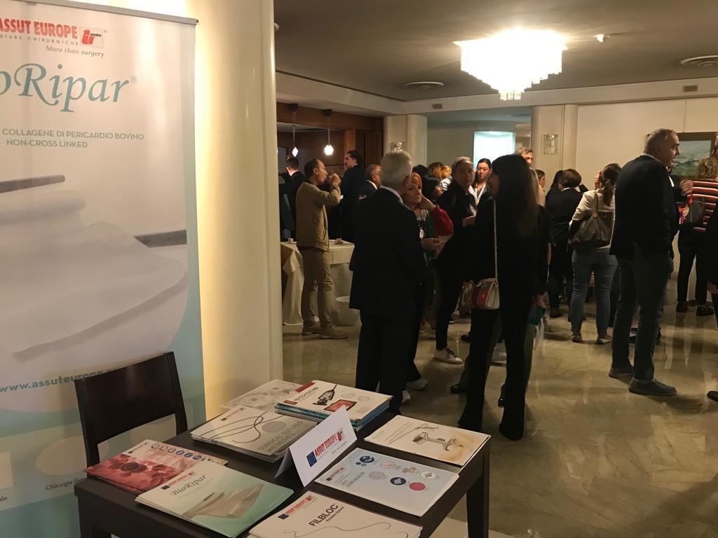 AssutEuropeSpA's tweet photo. Sabato 21 ottobre a Ferentino (Fr), si è svolto il convegno UP TO DATE sul cancro colorettale con Responsabile Scientifico il Dott. Nicola Apice.
Assut Europe ha partecipato mostrando tutte le sue soluzione nella chirurgia del colon retto. https://t.co/7bDDvDyPfw
