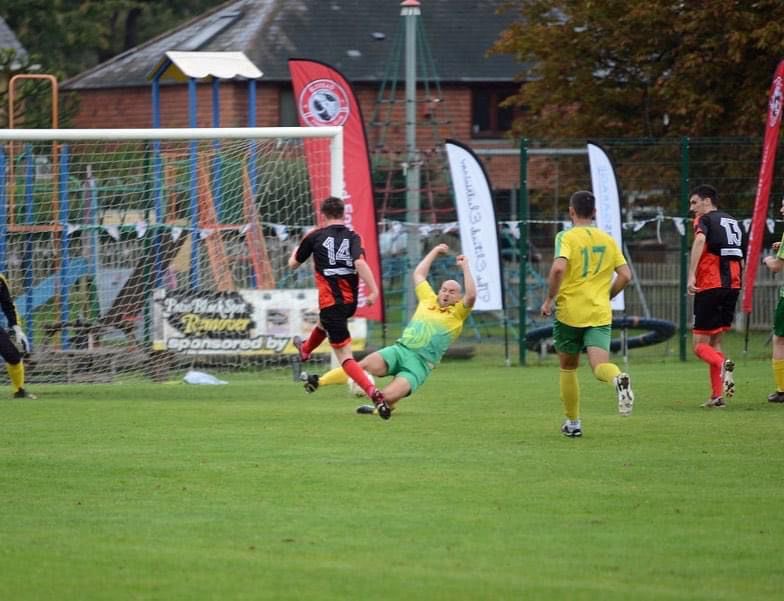 dorkiniansFC's tweet photo. 4s W 2-0 vs @ElsteadFc 
7s W 5-4 vs @Old_Wokes_FC VII

✅100% record
✅ PLT 🎩⚽️⚽️⚽️
✅ @Shanetanner6 heroics 

#ForzaODs https://t.co/99nmb28rNy