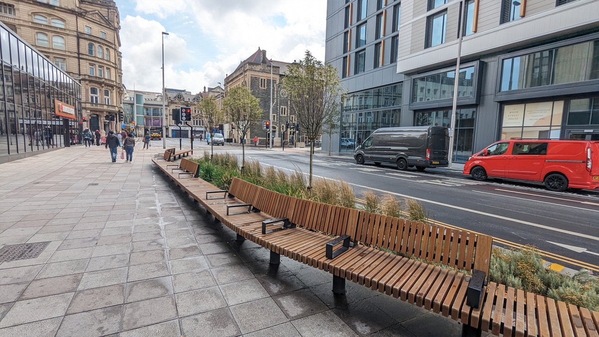 GreenBlueUrban's tweet image. The Wood Street regeneration and SuDS scheme was a complex and innovative proposal, led by the Highways department of Cardiff City Council. Following on from the highly successful award-winning &quot;Greener Gra... bit.ly/3Q8cRPV

#SuccessfulSolutions #UrbanTreePlanting #SuDS