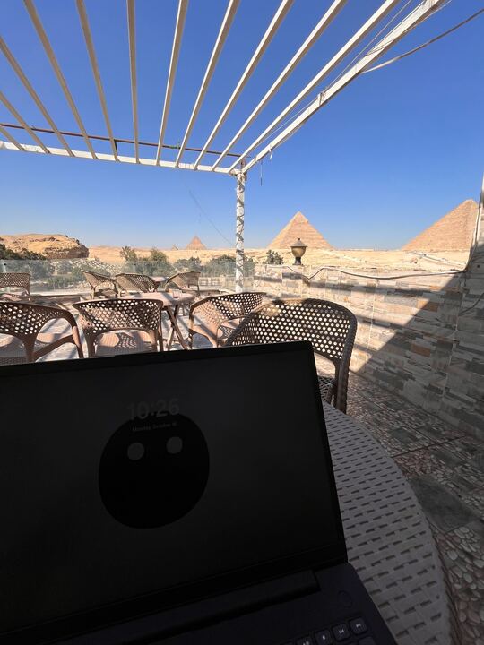 tokencom_'s tweet photo. GM from Egypt ☕️
Being a remote-first global company means you get some pretty epic #deskview 🗺️🌍 https://t.co/6xV25a5V3S