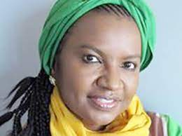 Un Poème d'Éloge pour Oumou Sall 
Ô Oumou Sall, étoile brillante de Goundame,
Diplomate émérite, âme noble et enflammée.
Ton charme envoûtant illumine notre contrée,
Et ton intelligence éclaire notre destinée.
Généreuse, bienveillante, au cœur infatigable,
Tu déploies tes ailes,