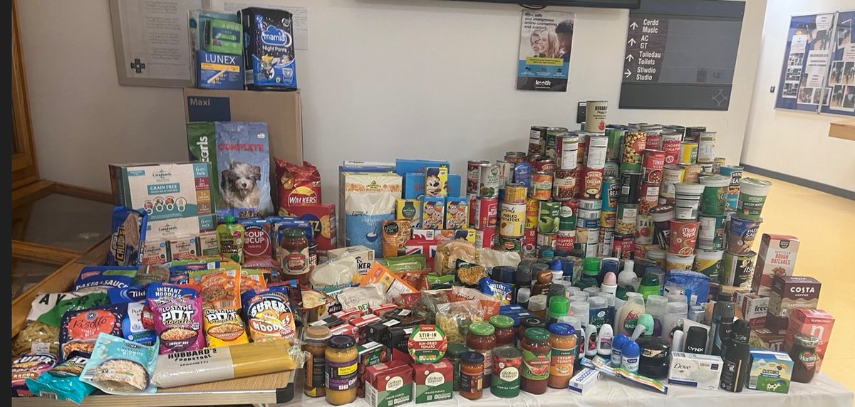 Thank you to pupils and staff who made a donation towards our Harvest collection for the local foodbank on Friday. Diolch!