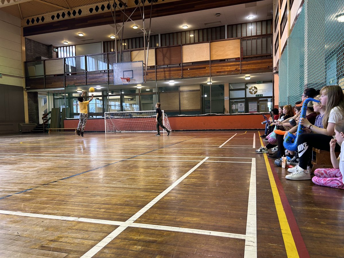 KirstyYSortit's tweet image. What a way to round off our October week programme on Friday, with our very own talent show! 🎤🏀💃🤸‍♀️ Some very talented young people we have here at YSortIt 🥰💜 #OctoberWeek #Talent #YouthWork