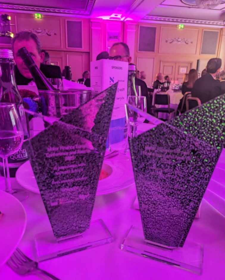 We're celebrating the victory of our "My Net Zero Programme” tool in the Best ESG/Sustainability Initiative category at the Motor Finance Awards 2023!
We're proudly leading the way to sustainable mobility, going hand in hand with innovation.
Ayvens. Better with every move.