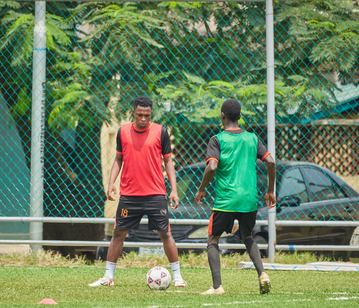 Start of the week, getting the work in ! 

#Nonestop⚒️🟠⚪️ #HyrajFC🟠⚪️