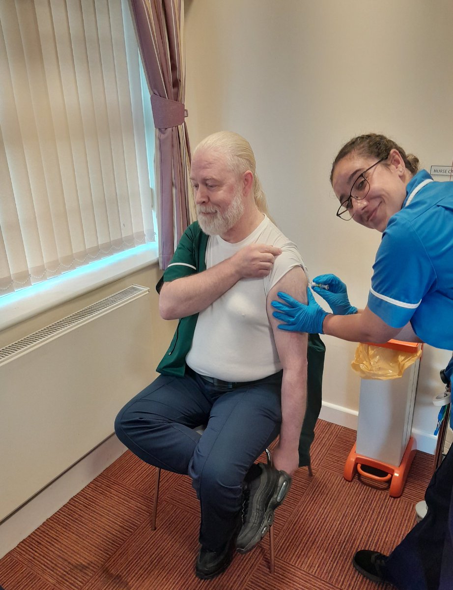 amazing work …vaccination team south locality 👏👏👏   If u have not had your flu vaccine yet please book a slot in one of our clinic <a href="/DanielaVirga10/">Daniela Virga</a> <a href="/mcrlco/">Manchester Local Care Organisation</a>