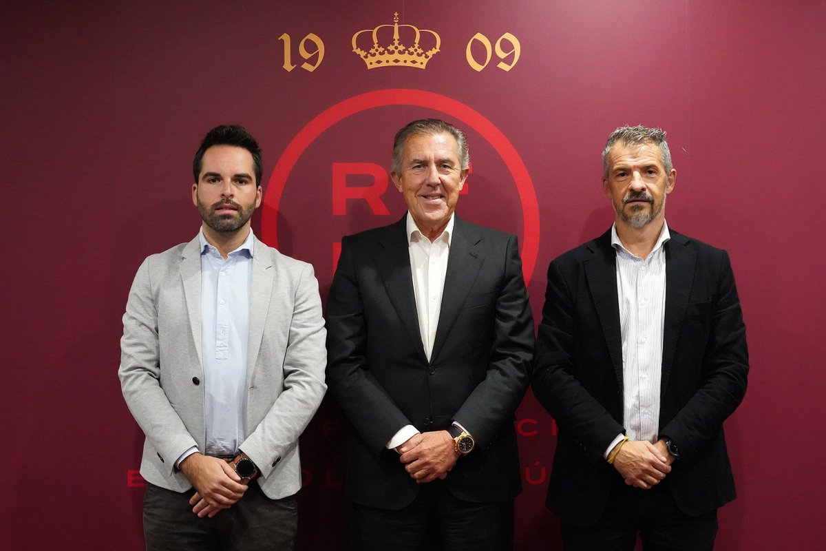 💼🫱🏻‍🫲🏼| INSTITUCIONAL

ProLiga se reúne con la <a href="/rfef/">RFEF</a> en Las Rozas para analizar el contexto actual del fútbol no profesional.

A la reunión asistió José Miguel Monje Carrillo, en representación de la <a href="/rfef/">RFEF</a> y <a href="/davidjimenezglz/">David Jiménez</a>, Presidente de <a href="/ProLigaFutbol/">ProLiga Fútbol</a>.

📰Noticia completa ⤵️