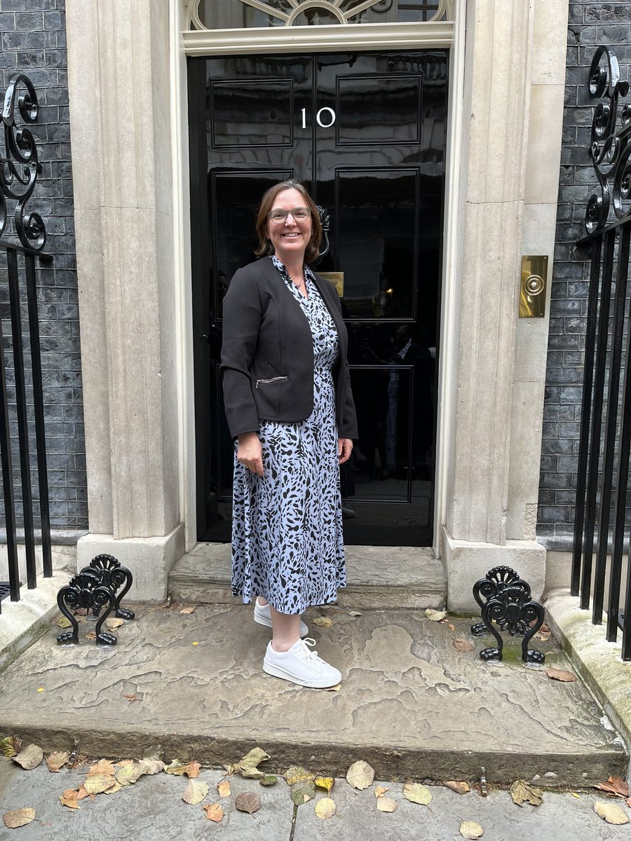 Not my average Monday morning… attended a Downing Street reception to celebrate the success of the civil service care leaver internship scheme representing @nlcbf - over 1000 interns now recruited across gov. Congratulations @educationgovuk where it started #NCLW @Catch22