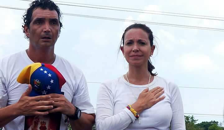 richardmardo's tweet photo. Desde #Aragua felicitamos a quienes participaron en este proceso electoral tan importante, agradecemos a la CNP por su dedicación y felicitamos a @MariaCorinaYA por el triunfo obtenido, desde Aragua seguimos comprometidos y a la orden de la UNIDAD Nacional. 🇻🇪 https://t.co/dZ5igYLaUh
