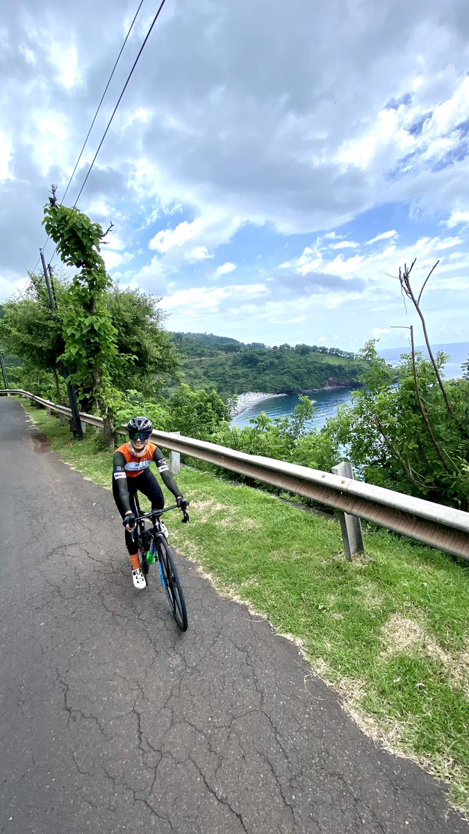 cosaman's tweet photo. @AleixEspargaro Loop bali island, amed best climb and view
❤️❤️❤️ https://t.co/1skUskTIYg