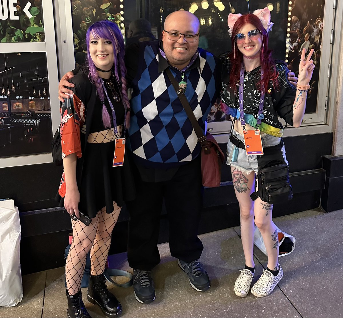 ZeroStick's tweet image. One last bonus picture of the two magic infused beings known as @JinxyTTV and @xAvareth 👽😺