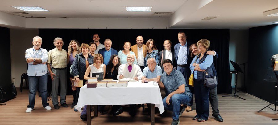 emrkongar's tweet image. Marmara Üniversitesi Mezunları ve Akademisyenleri Platformu toplantısı:
Geçen Cumartesi günü YENİ OLUŞUM adlı derneğin düzenlediği "CUMHURİYET VE AYDINLANMA" adlı bir konferans verdim ve "DEVRİMİN VE KARŞI DEVRİMİN YÜZ YILI"nı imzaladım.

@KomecogluEyup 
kongar.org