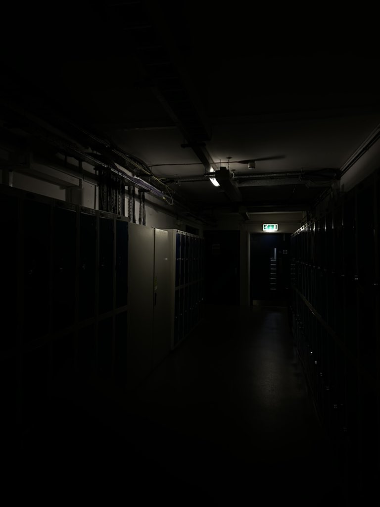not ideal having a powercut when you pencilled in a whole day of shooting! 

#powercut #perfecttiming #photographer #profoto #studentphotography #digitalphotography