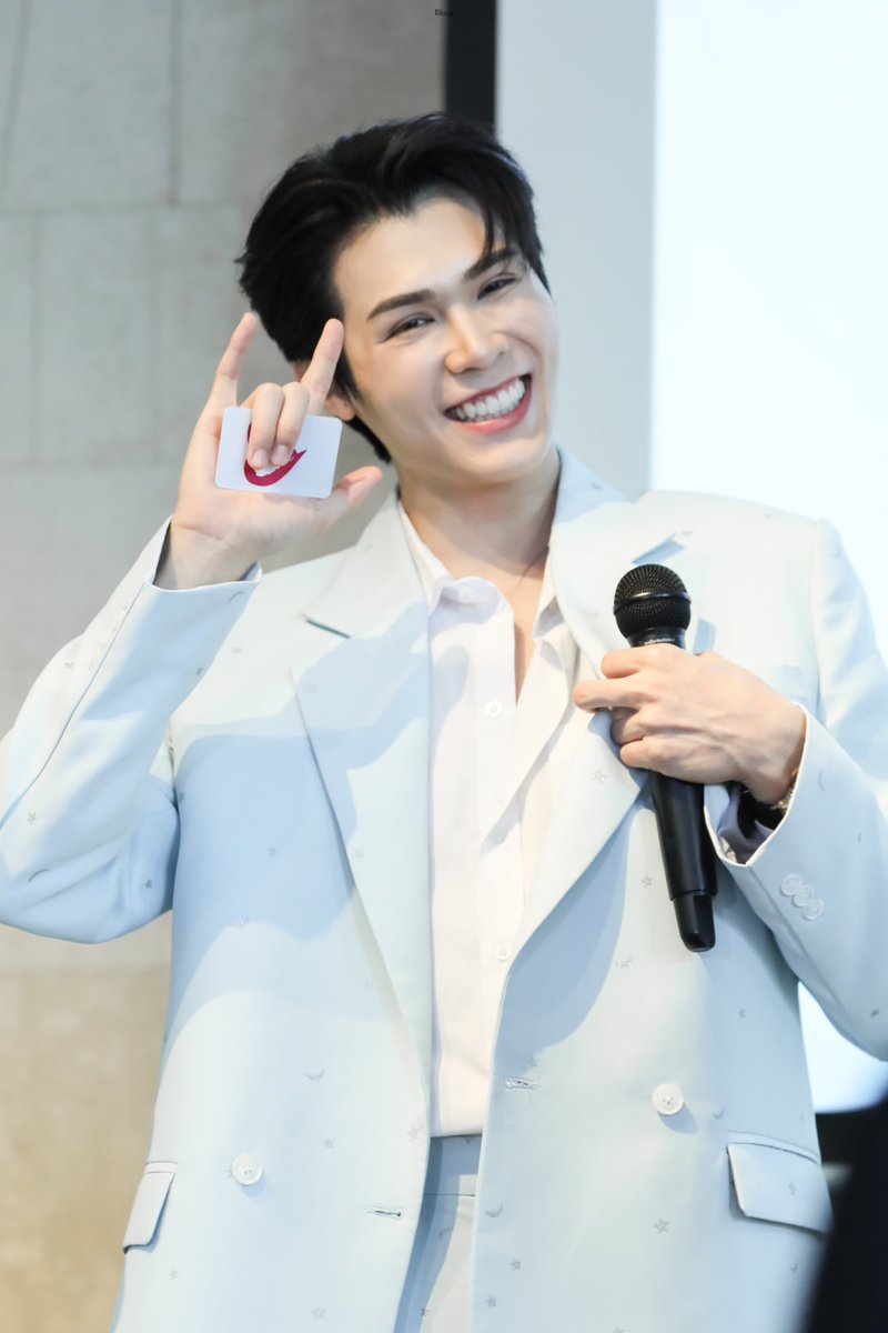 luvfortpeach's tweet photo. One of the greatest moment was when i saw you face to face. your beauty and smile is still shining. have more confidence and more years to come being with you our captain peat. 💙  you open our world with more friends becos of u 💙
CaptainPeat 1 Year
#1YearCaptainPeat
@peatwasu https://t.co/xPkkM4gzWr