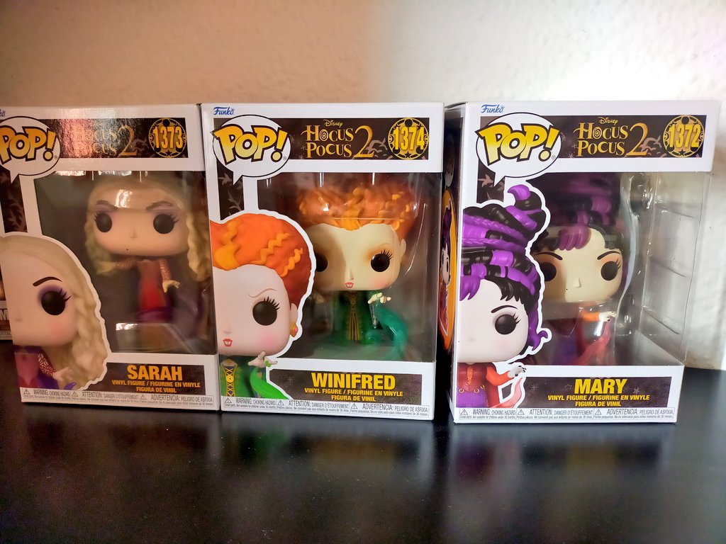 EstrellaBlue20's tweet photo. Mi nueva adquisición 🎃🎃🎃🎃
#hocuspocus2 https://t.co/M1HyIRTbji