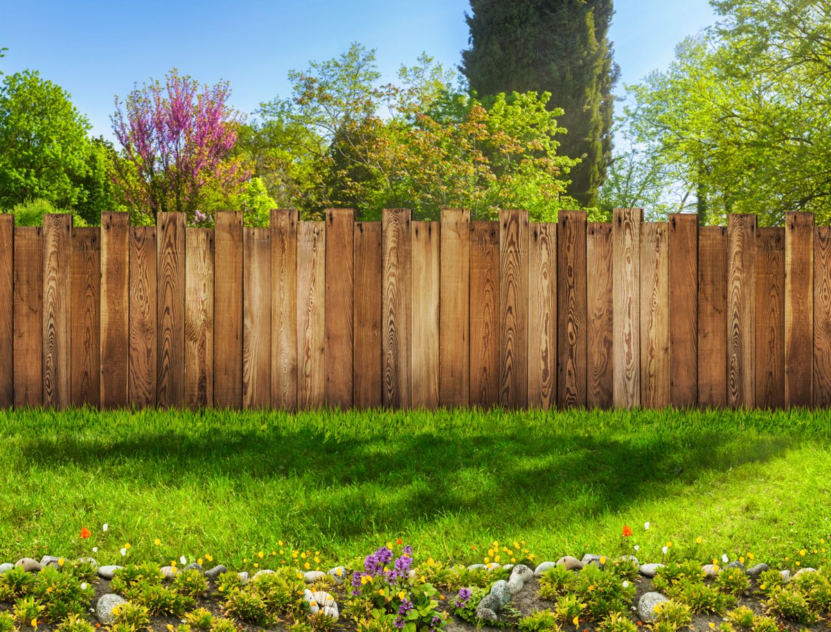 Do you find fence boundaries confusing on your #property? You're not alone - but we have the answers to help you better understand your boundaries! Click here to find out more [ow.ly/TYy750PUmJL] #Newport #estateagent #lettingagent #sold #let #propertymanagement #deeds