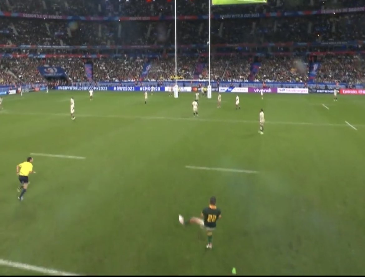 It’s a known fact that Handre Pollard had to swing that left leg out after the strike to make room for his massive bollocks.