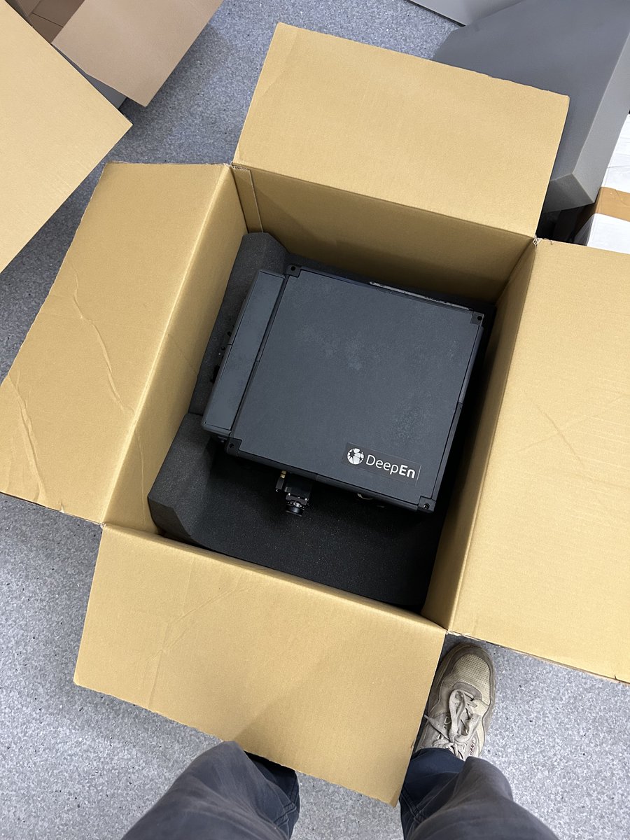 Last Friday night, we worked late to get the NeuroDeep® Microendoscope ready for shipping. It is very rewarding to package something that looks like a real bioimaging instrument already! You can see it in action at @LIN_Magdeburg at @GerBI_GMB's event on intravital microscopy.