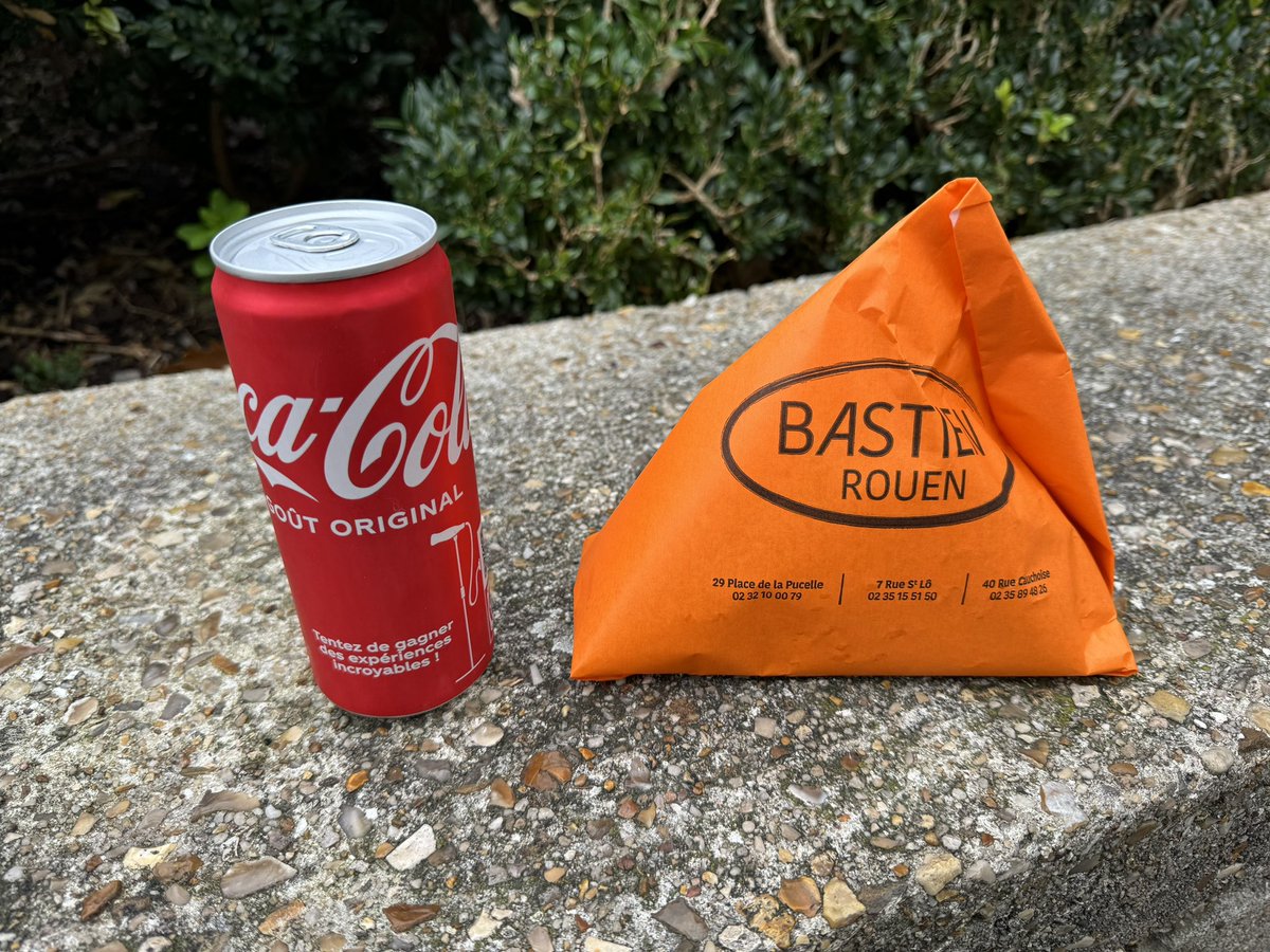 DocHolliday360's tweet photo. This morning I had a delicious chocolate éclair and coca cola for breakfast in France https://t.co/o5ZwNzPj9h