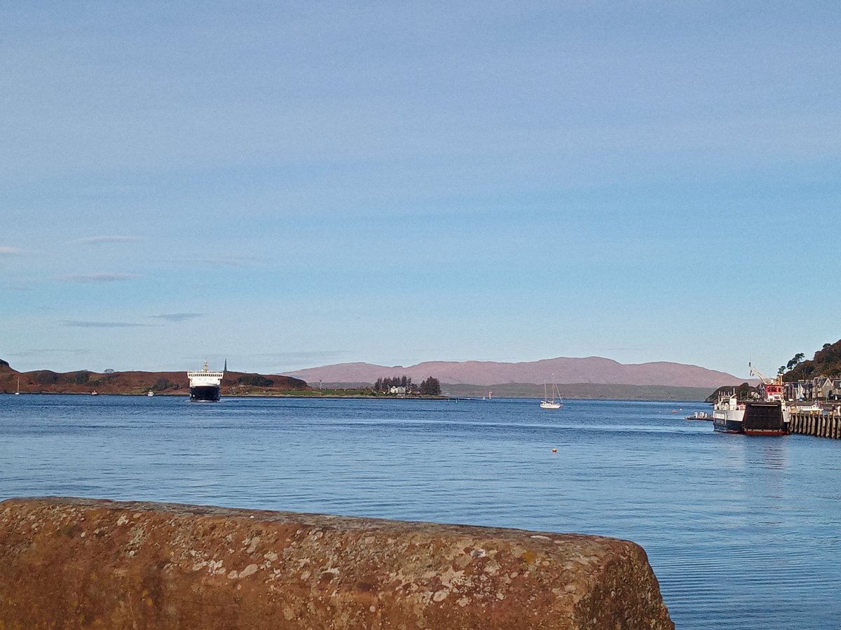 Well, my time in Oban had come to an end after a brilliant weekend including cycling along the Caledonian Way and walking a bit of the West Highland Way.
Time to wait for @ScotRail to take me back home to Glasgow.
#Oban
#ArgyllandBute
#Scotland 
#JourneyHome