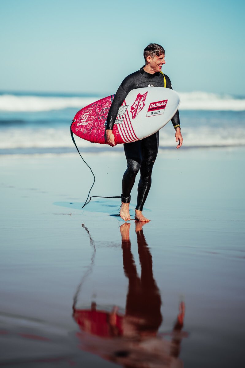 Tech3Racing's tweet image. Memories from Australia! 🏄🏼‍♂️🇦🇺
@polespargaro enjoyed the waves 🌊 

#GASGASFactoryRacingTech3 #GetOnTheGas #AustralianGP #Pol44