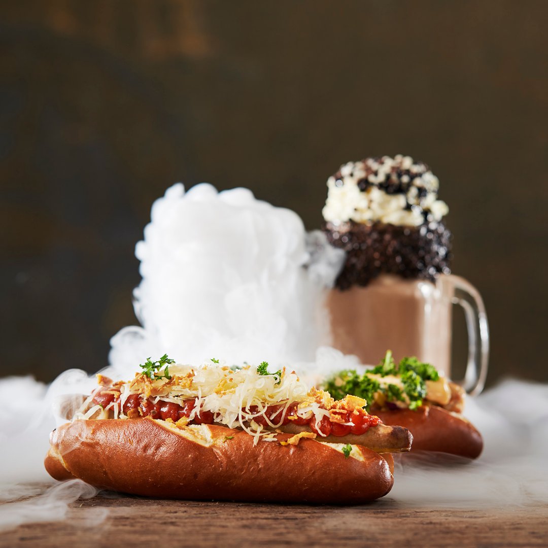 The Freaking best we have Hot Dogs and Milkshakes - This is what we do best, better then the rest!

🌭🥖🥤 🌭🥖🥤 🌭🥖🥤

#milkshake #hotdog #thebest #amsterdam #smoking