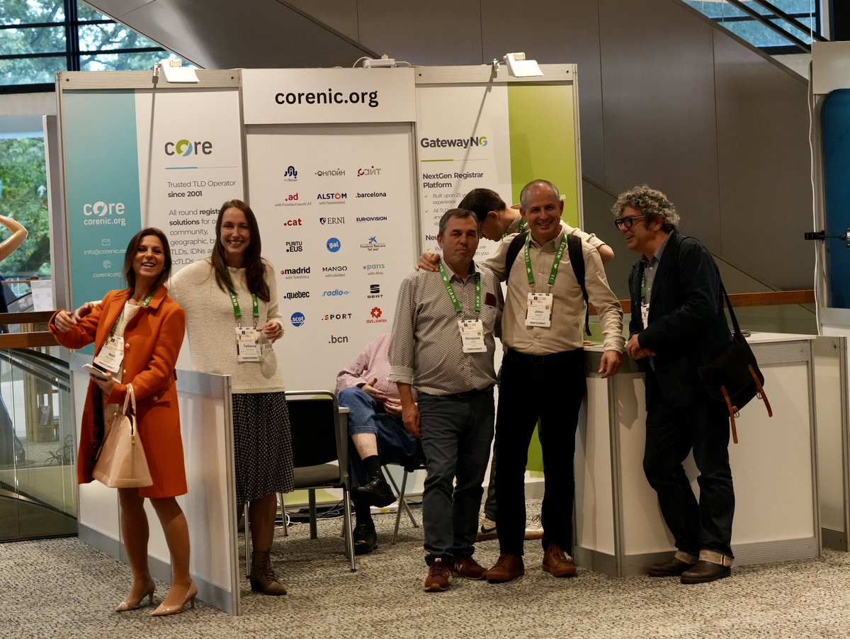 CoreAssociation's tweet image. Always good vibes in this booth! Here with out friends from @punto_gal @puntueus and @LEMARIT #ICANN78