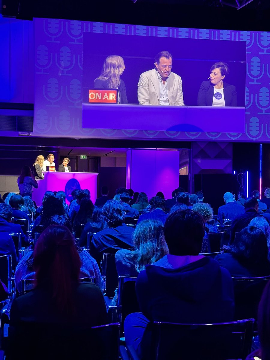 donnatonia's tweet image. Dati al servizio della creatività. Una prerogativa su tutte per le nuove strategie di #videoadvertising secondo @stefanorocco #yam112003. Impossibile non essere d’accordo #engageconference @Engage_Magazine