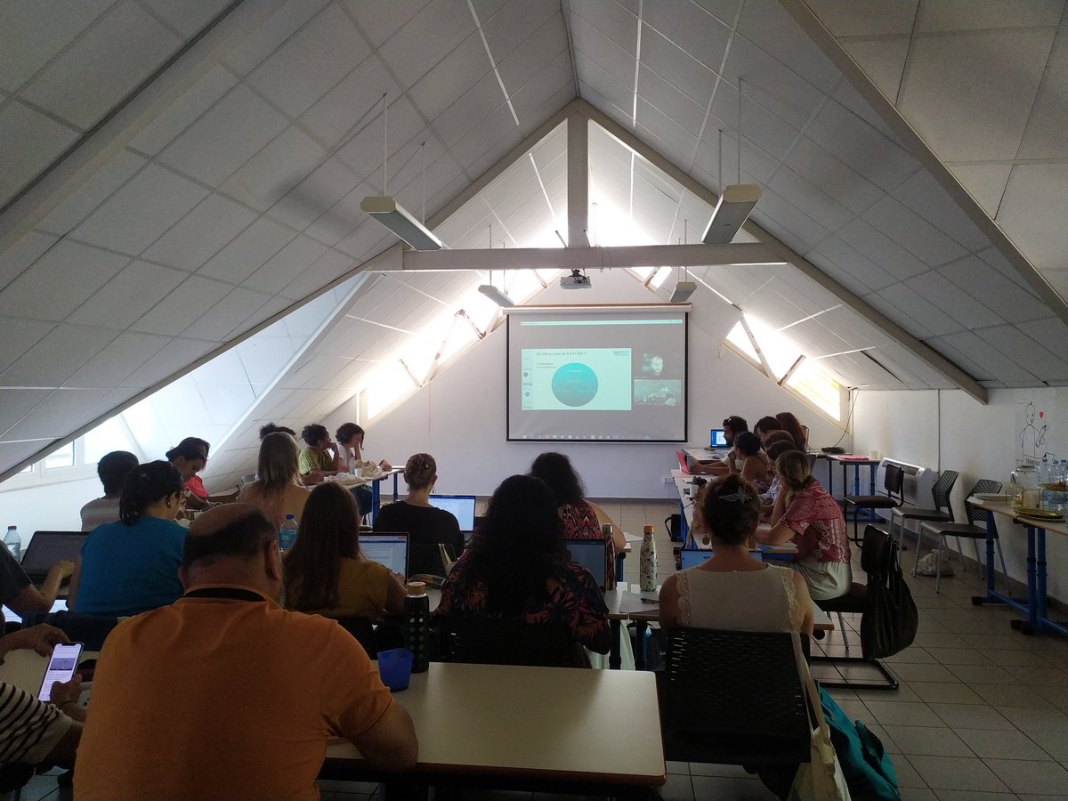 FacilEurope's tweet photo. 2e session de formation FacilEurope à l'académie de La Réunion avec la conférence sur la protection de la biodiversité en Europe de Rémi Luglia, Docteur en Histoire, chercheur associé à CITERES à l'université de Tours &amp; président de la Société nationale de protection de la nature https://t.co/cheSyhkCg6