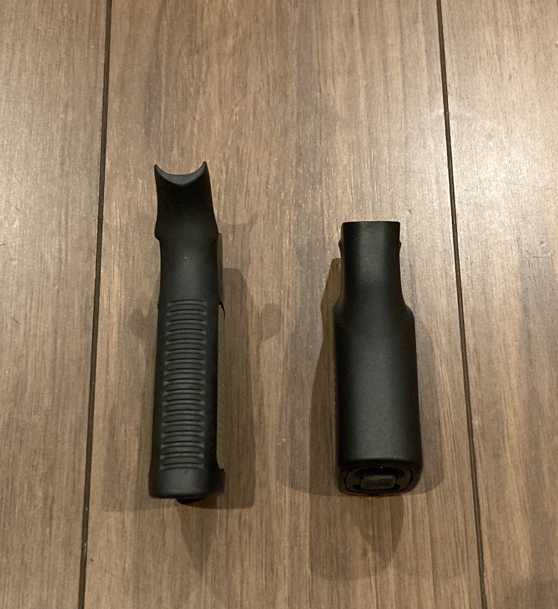 thefatheroftwo's tweet photo. こんばんは⭐️
グリップ届いたー！
IMI DEFENSE M4X Overmolded Pistol Grip
元のグリップより細くて滑らず握りやすい！気に入った！
長い事待った甲斐があった💡
レプマートさんありがとう😌
今日も一日お疲れ様でした☺️
#IMIDEFENSE
#レプマート https://t.co/clUjYB4ea1