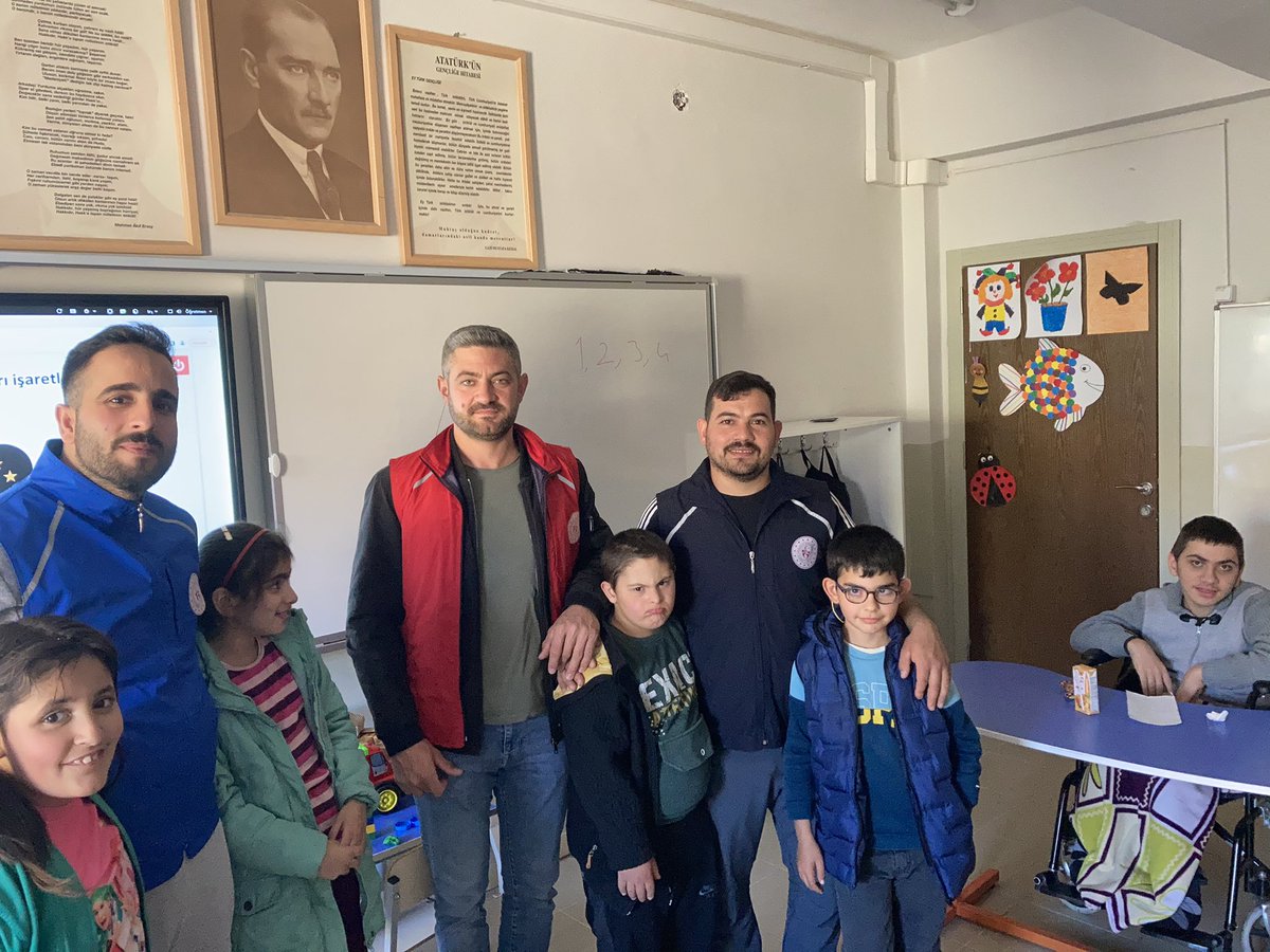 Özel Gereksinimli çocuklarımızı ziyaret ettik 

#GSBGM 
#UzundereGM