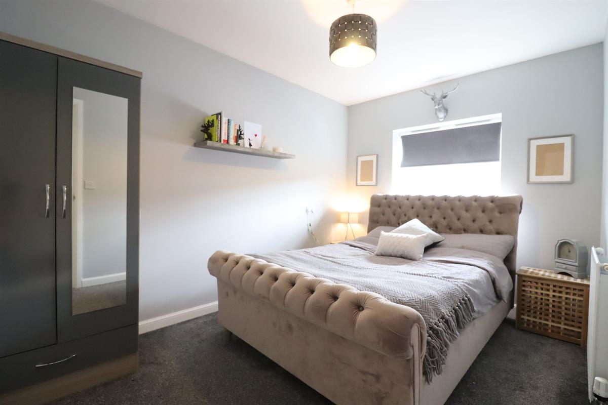 thegrayhouseltd's tweet photo. Beautifully Presented 3 Bed Furnished House, Heol Gruffydd, Rhydyfelin, Pontypridd, £1,400pcm. Deposit £1,500 #pontypridd #pontypriddproperty #pontypriddrental #rhydyfelin #rhydyfelinproperty #rhydyfelinrental #rhydyfelinlettings #pontypriddlettings #sardisroad #pontypriddrental https://t.co/VYZp0Av5eZ