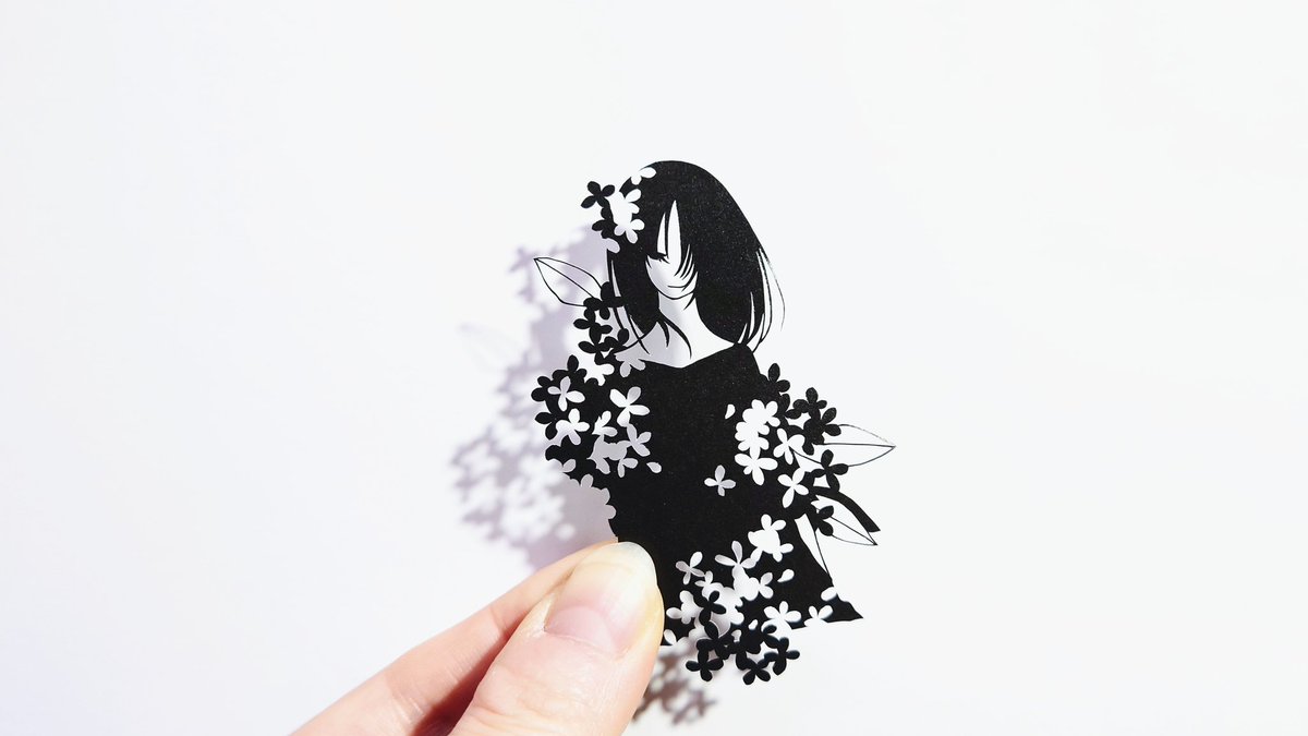 Rei_Kazasaki's tweet photo. 愁いを帯びて、
その香りが運ぶものは。

"金木犀は呼んでいる"
#切り絵 #影絵 https://t.co/HEw5Kwj4Qa