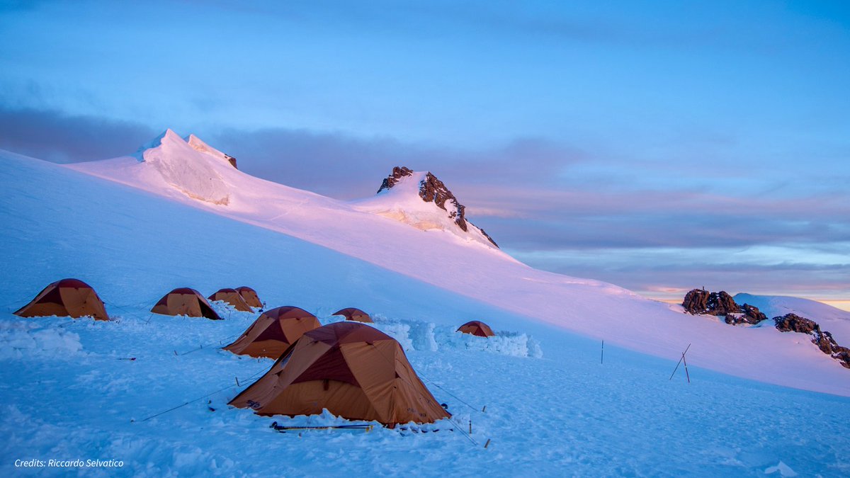 CNRsocial_'s tweet photo. #IceMemory torna sul #MonteRosa: salva la memoria del ghiacciaio #ColleDelLys
Gli scienziati hanno lavorato per 10 giorni a 4155 metri di altitudine, in un campo remoto allestito per la missione.
Scopri di più sulla spedizione di carotaggio
👉https://t.co/JM54CDdzVS
@MC_Carro https://t.co/zLWVTpLBkC
