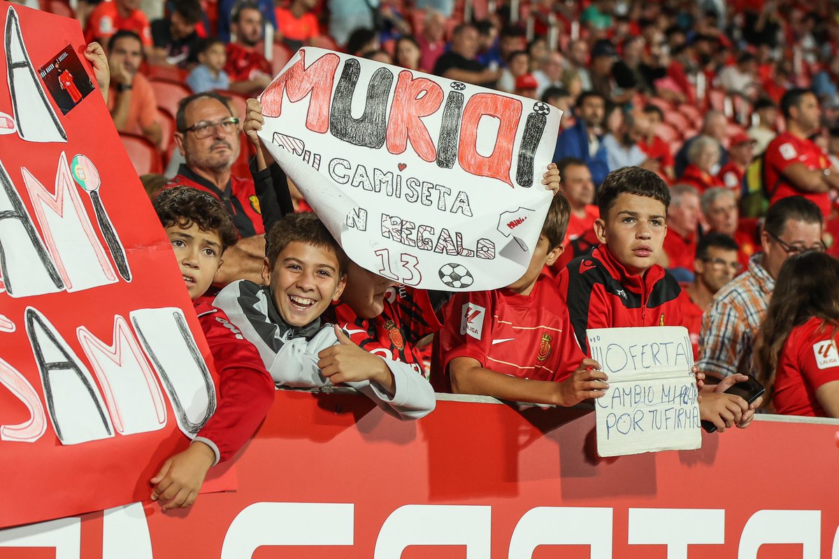 RCD_Mallorca's tweet photo. 📈 ¡Alcanzamos los 𝟏𝟗.𝟑𝟏𝟐 abonados! Muy cerca ya de los 20.000 (a falta de estrenar en enero el Fondo Sur) 🔥

🆙 La asistencia de los  abonados llega al 82%, siete puntos por encima del 75% de la temporada pasada. 

✍🏻 La asistencia general también sube hasta el 83%, 11 puntos más que el año pasado (72%). 

👹 ¡Este sábado os esperamos en el Mallorca Son Moix!