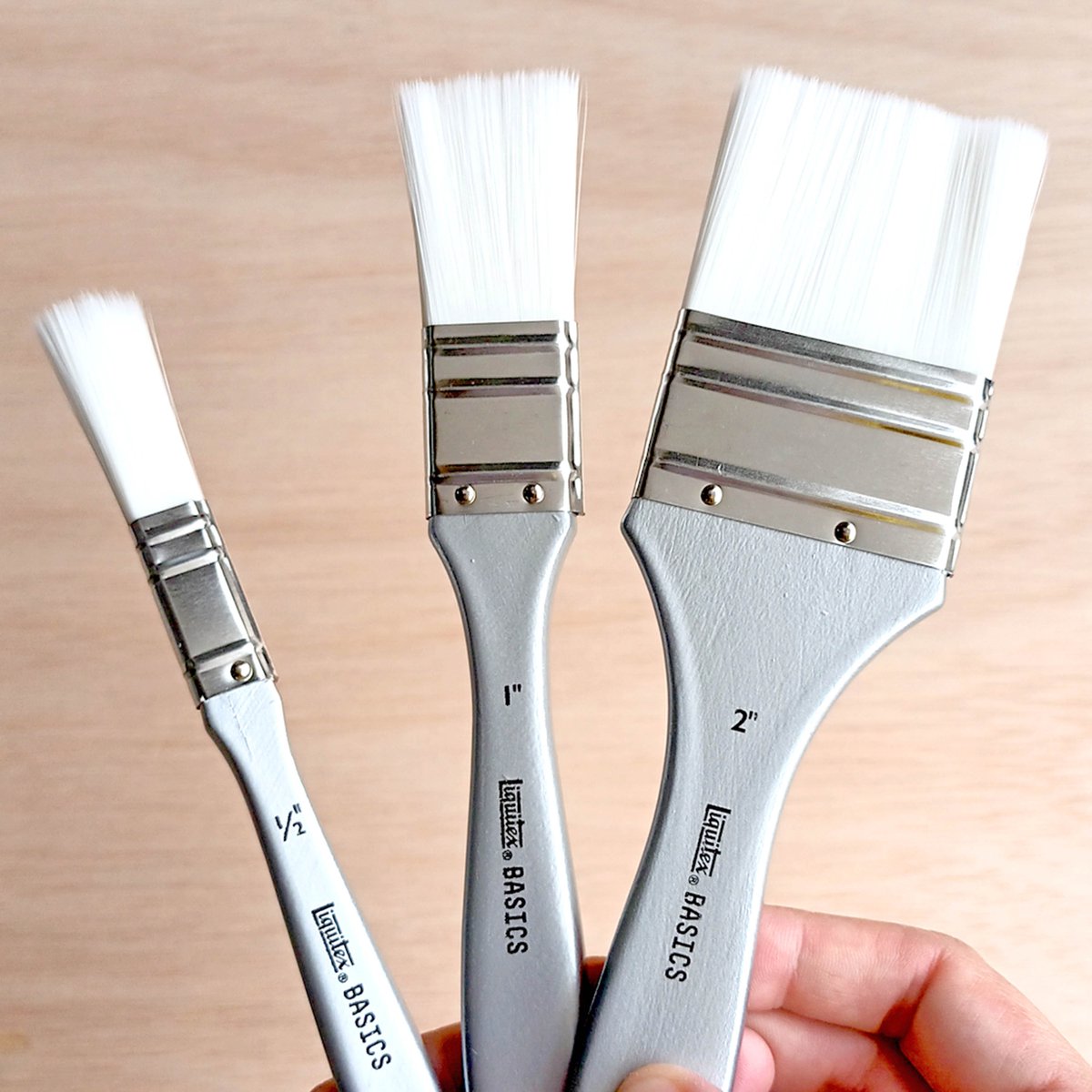 totenart's tweet image. 🖌 Acaban de llegar a almacén y no podíamos esperar a enseñaros las nuevas paletinas de #Liquitex😱
👀 totenart.com/kit-3-paletina…

👉 Set de 3 paletinas sintéticas, de pelo suave y largo, ideal para murales, pintura acrílica, imprimaciones ¡Y mucho más! #paletina #brocha #pinceles